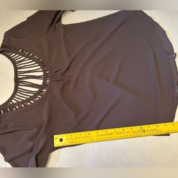 Naked Zebra quarter sleeve blouse with criss criss back detail. Sz S. P20 - Picture 7 of 7